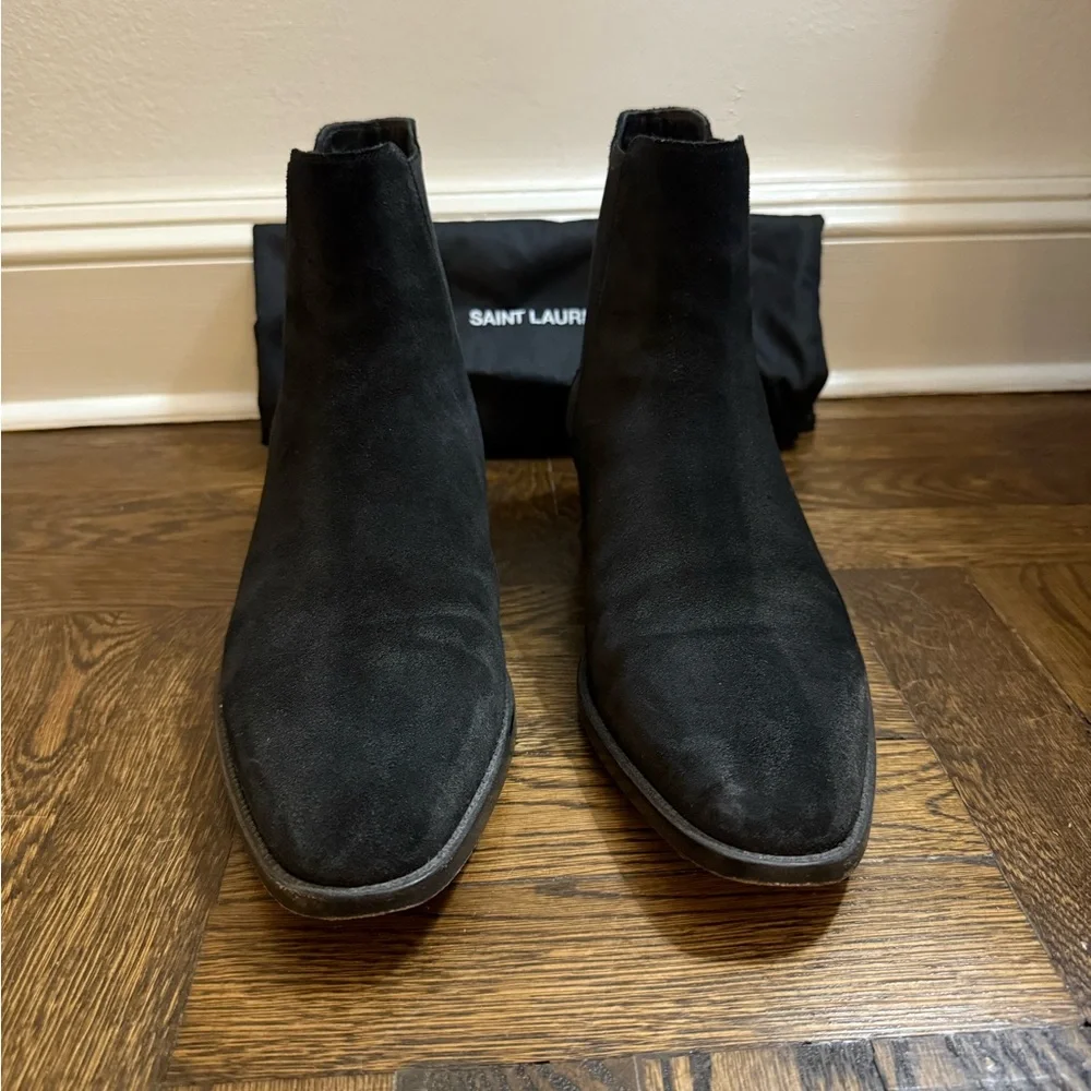 Saint Laurent Black Chelsea Boots - Picture 1 of 5